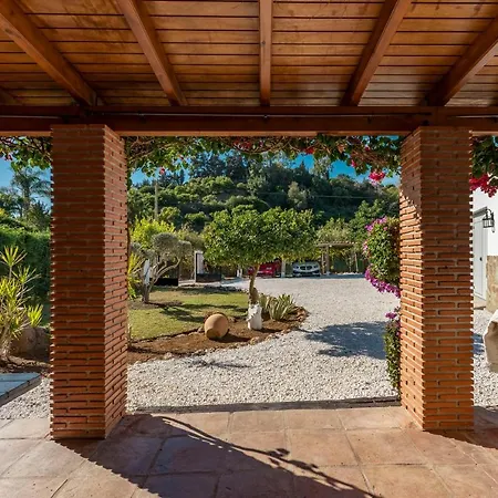 Con Piscina Cerca De La Playa Вилла