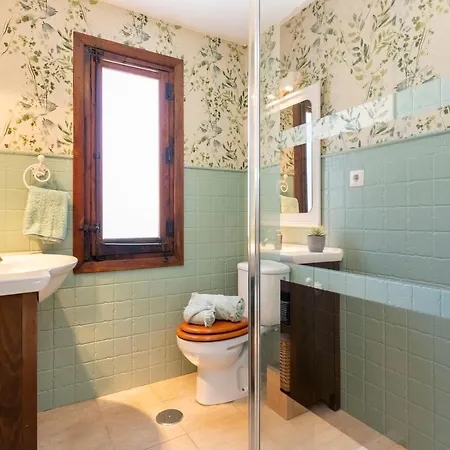 Con Piscina Cerca De La Playa 에스테포나