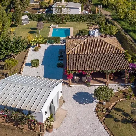 Villa Con Piscina Cerca De La Playa *